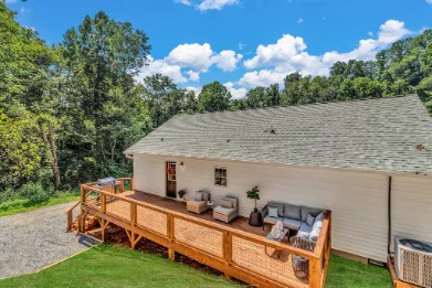 Serene Home Vacation rental in North Carolina Soluna Stays_resized Serene home vacation rental in NC